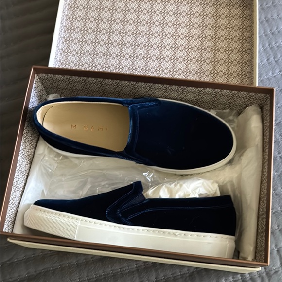 NWT M Gemi Blue velvet sneaker - Picture 1 of 5